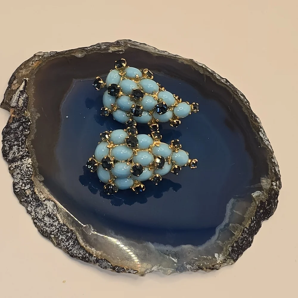Vendome 1950s jewelry leave